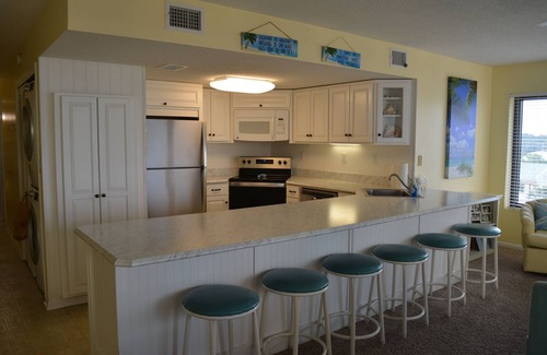 Gulf Shores Condo | Roomy, 3BR/2BA, Condo ~On~ the Beach!