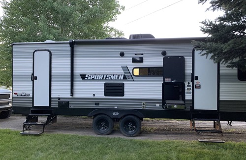 Sugar City House | Roomy camper in quiet neighborhood!