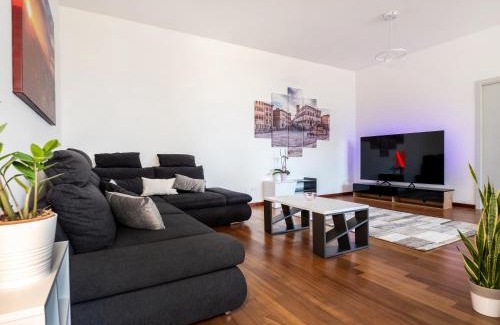 Perugia Apartment | Rosa Bianca - 5 minuti dal Centro con Giardino e Parcheggio Privato