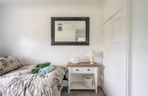 Wivenhoe Apartment | Rosabelle