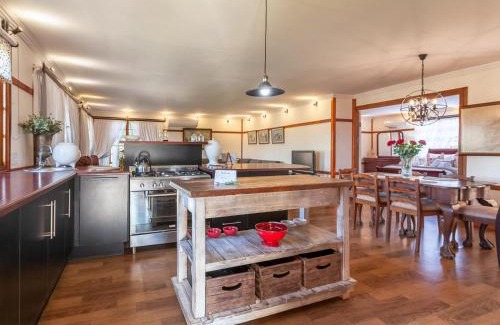 Makhado House | Rose and Ivy Cottages