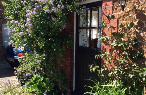 Hunstanton Cottage | Rose cottage 500yds from the sea.