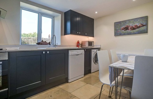 Middleton Cheney Cottage | Rose Cottage | Adderbury Holiday Let | 2 Beds & Sleeps 3