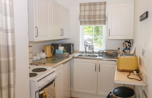 Paignton Cottage | ROSE COTTAGE, pet friendly, character holiday cottage in Marldon