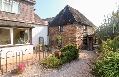 Paignton Cottage | ROSE COTTAGE, pet friendly, character holiday cottage in Marldon