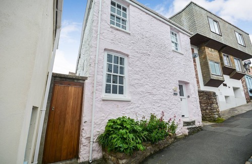 Kingsand Cottage | Rose Cottage - sleeps 4 guests in 2 bedrooms