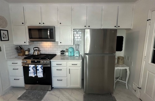 Broken Arrow House | Rose District Charming 3-bedroom house in Broken Arrow with fast wifi