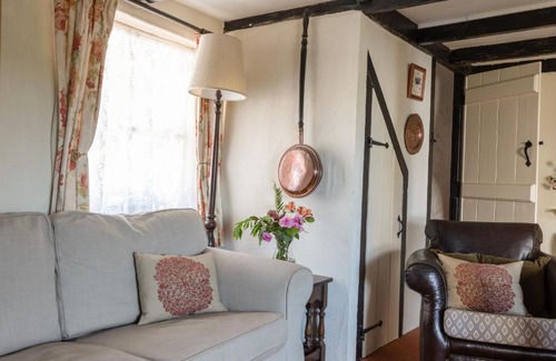 Malborough House | Rose Thatch