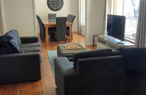 Central Mudgee House | Rosebank Estate - magnificent views over Mudgee CBD