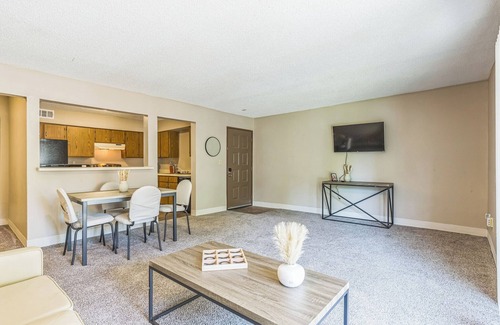 Lenexa Apartment | Rosehill Pointe 197 I Spacious 1 Bed 1 Bath
