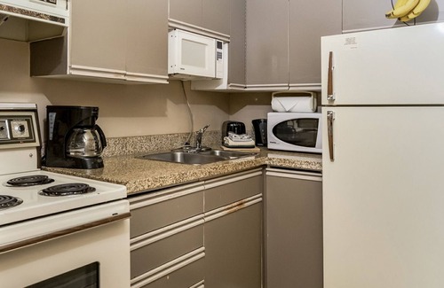 West End Apartment | Rosellen Suites At Stanley Park