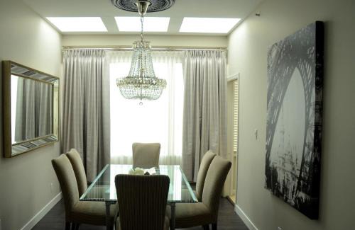 West End Apartment | Rosellen Suites at Stanley Park