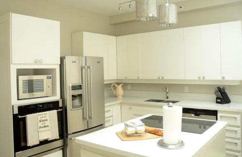 West End Apartment | Rosellen Suites at Stanley Park