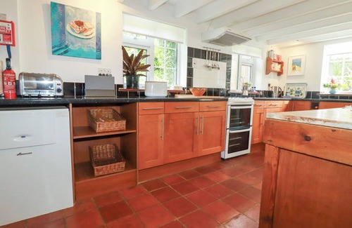 Crantock Cottage | ROSEMADDON, pet friendly, character holiday cottage in Crantock