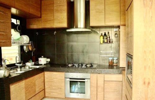 Si Sunthon House | Rosemary