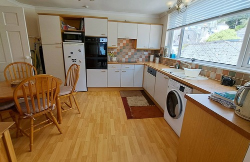 St. Mawes Cottage | Rosemullion - an apartment that sleeps 8 guests in 3 bedrooms