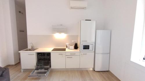 Roses Town Center Apartment | Rosesapparts A20deMar Triplex