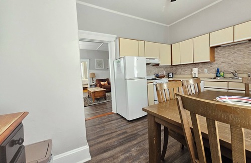 Yachting Village Apartment | 'Rosie' downtown Newport