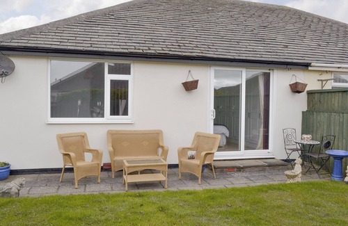 Thornton-Cleveleys Cottage | Rossall Beach Cottage