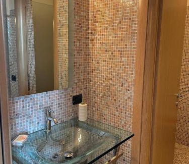 Vassena House | Rossi Lake Couple