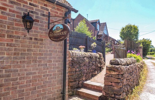 Ellastone Cottage | ROSTON RETREAT, romantic in Rocester