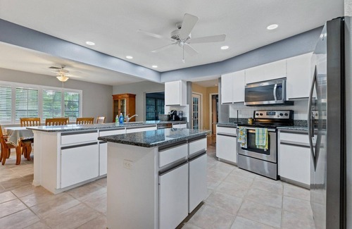 Pebble Beach House | Rotunda West Canal - P820941