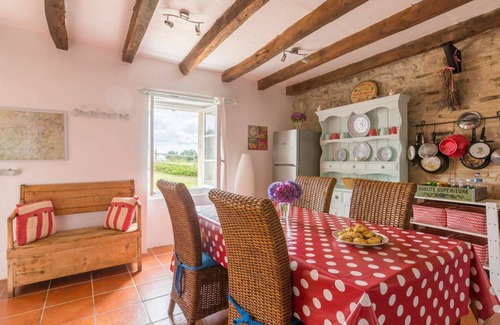 Ladignac le Long Villa | Rouge Cottage - Two Bedroom Villa, Sleeps 5