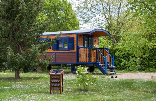 Doue-en-Anjou House | ROULOTTE GITE JACUZZI HEATED COVERED PRIVATE POOL AND SAUMUR DOUE