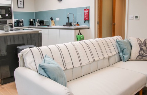 Church Stretton Cottage | ROUND HOUSE, family friendly, with hot tub in Church Stretton