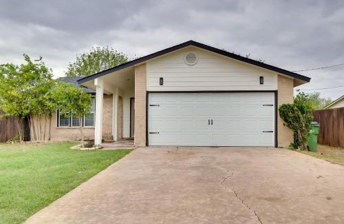Round Rock House | Round Rock Home with Large Yard 20 Mi to Austin!