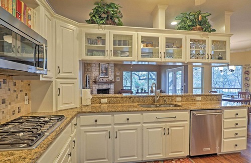 Brushy Bend Park House | Round Rock Lakefront Home w/Water Toys & Fire Pit
