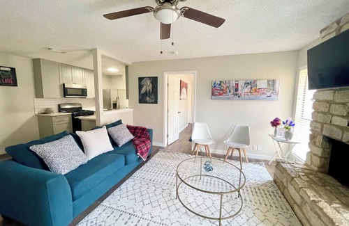 Round Rock House | Round Rock Monthly I
