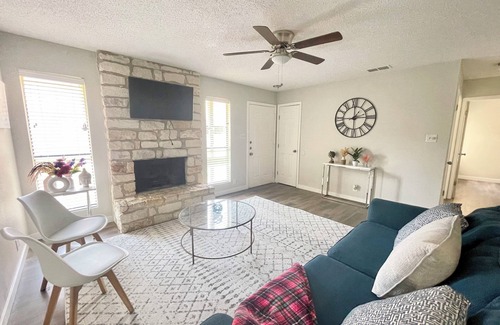 Round Rock House | Round Rock Monthly I