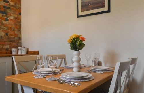 Giggleswick House | Roundabout Cottage