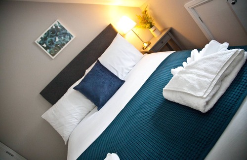 Rowton Hotel | Rowton Poplars Hotel