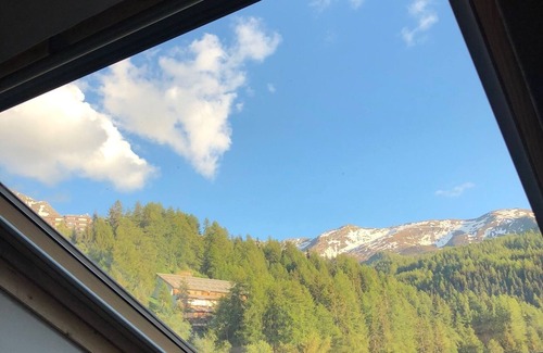 Plein Soleil Apartment | Rox's House in Pila (1800 meters above sea level) - Garden and view of the slopes