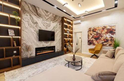 Lviv City Center Apartment | Royal Apartment on Fredra 4a