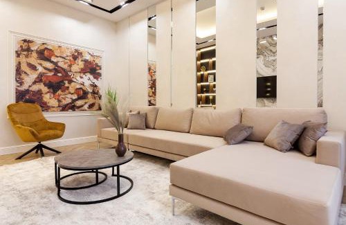 Lviv City Center Apartment | Royal Apartment on Fredra 4a