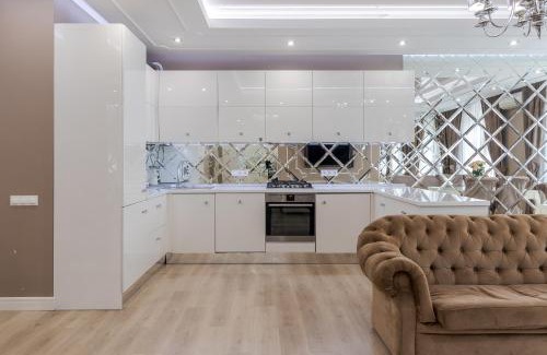 Lviv City Center Apartment | Royal Art-Deco Apartment