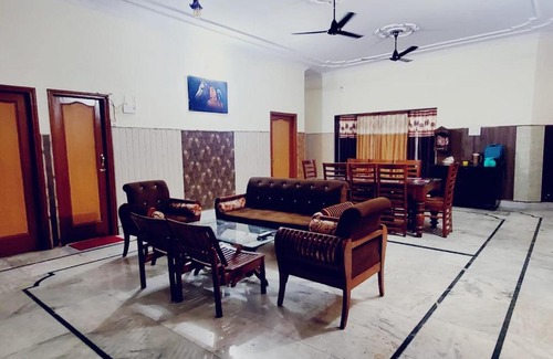 Amritsar Bed & Breakfast | Royal estate villa