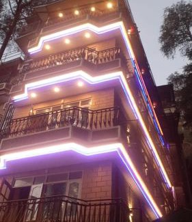 Shimla Bed & Breakfast | Royal King