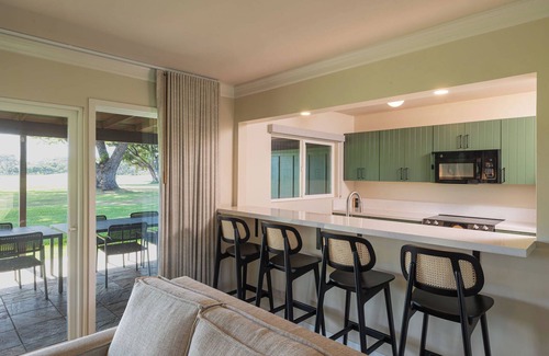 Historic Lahaina Front Street Apartment | Royal Lahaina Bungalows & Spa