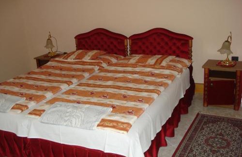 Balatonfured House | Royal Villa