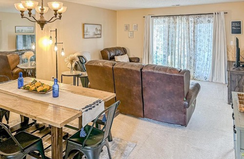 Table Rock Apartment | Royale Retreat