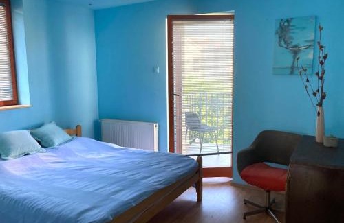 Zemun Apartment | Artists Inn, large 2 bed duplex apartment, parking
