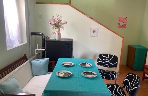 Zemun Apartment | Artists Inn, large 2 bed duplex apartment, parking