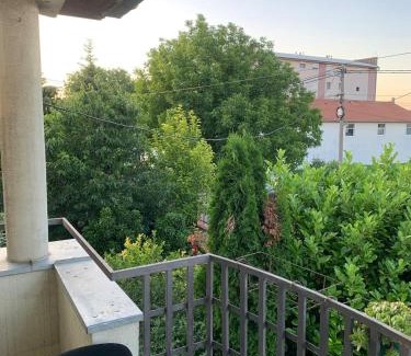 Zemun Apartment | Artists Inn, large 2 bed duplex apartment, parking