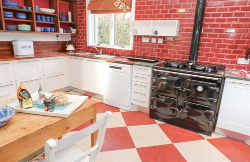 Truro House | RUAN DINAS, family friendly, with open fire in Carnon Downs