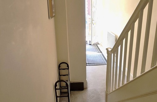 Maidstone House | ★Ruby Retreat★ Entire House★ WiFi★ 4 Bed★ Garden★