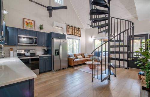 Sylva House | Ruby Ridge - Amazing views, Close to Town, Pet Friendly